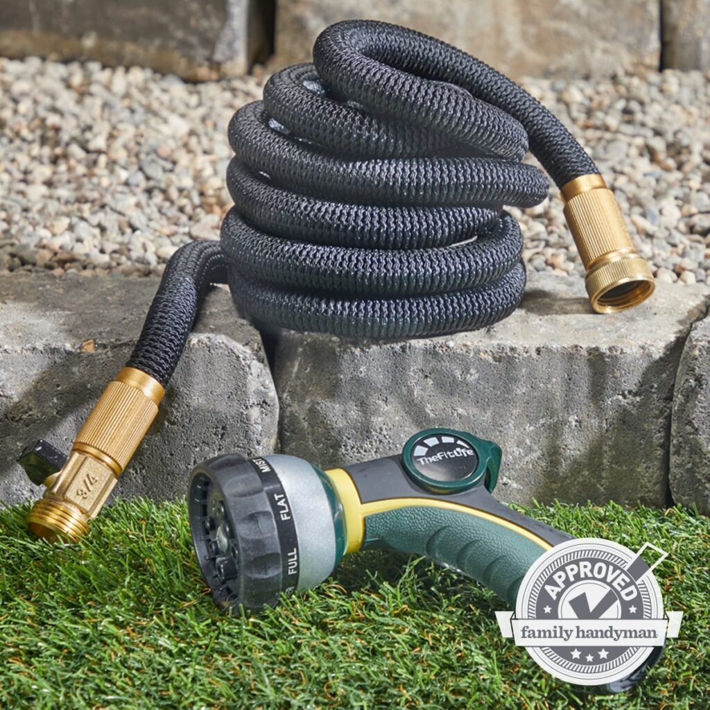 Cleaning Your Solar Panel With Expandable hose