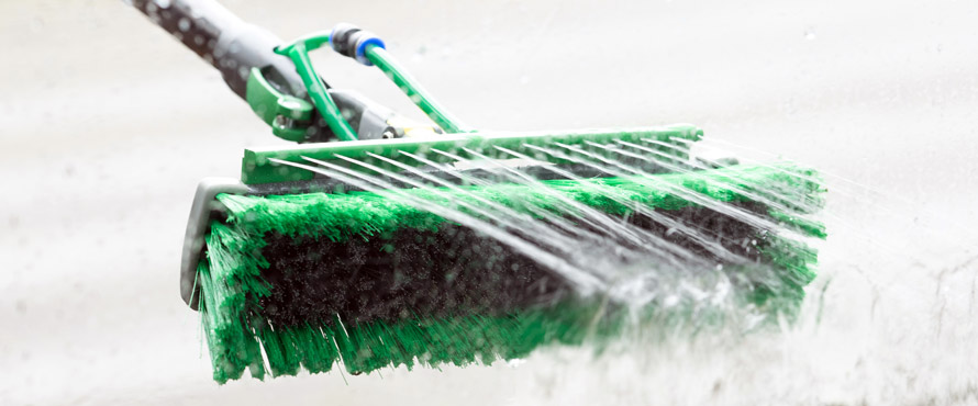 Cleaning your solar panels with Water Fed Pole Brush